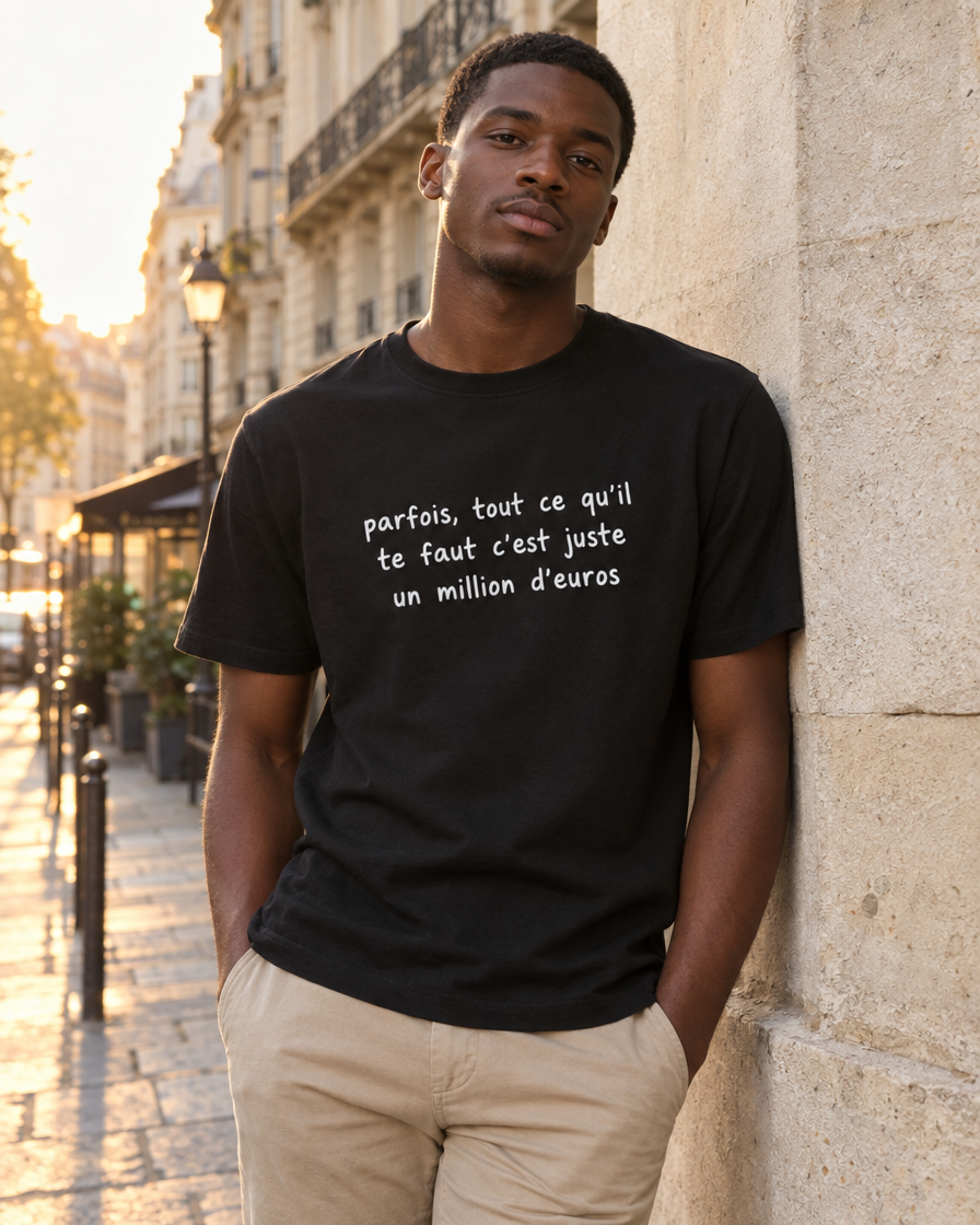 Homme portant le t-shirt noir million d'euros