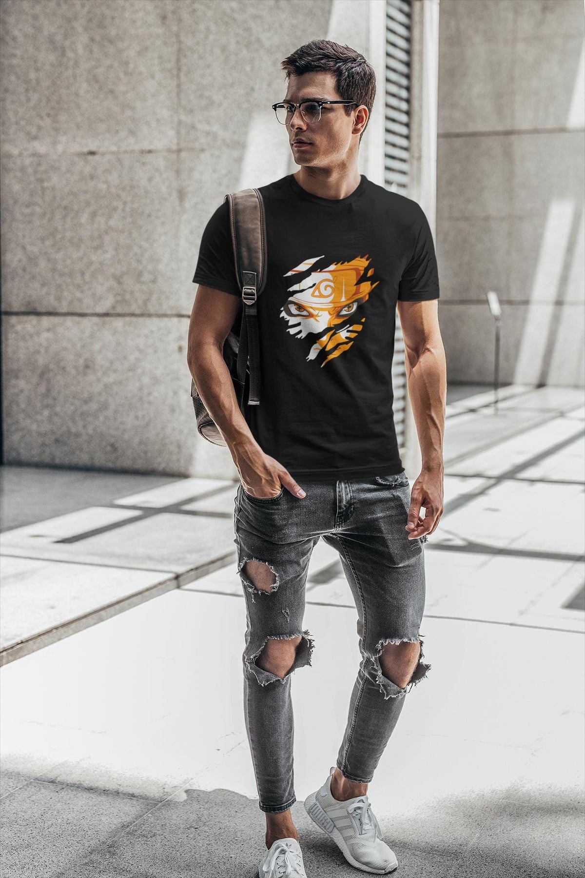 T-shirt anime noir Naruto stylisé